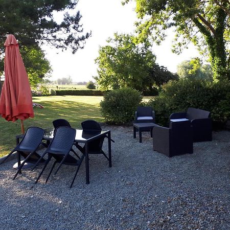 Manoir De La Ville Marie Hirel Exterior foto