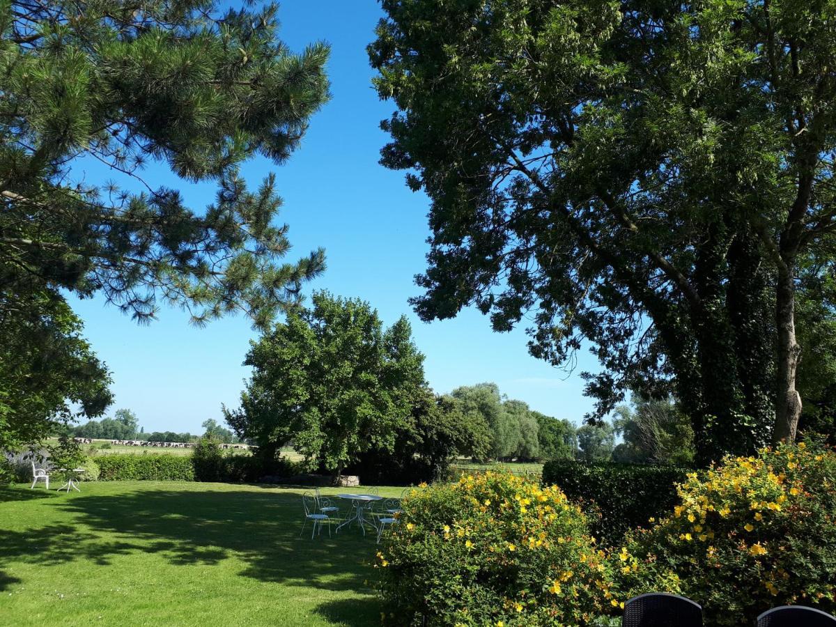 Manoir De La Ville Marie Hirel Exterior foto